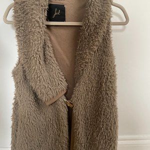 Jack. Faux Fear Vest